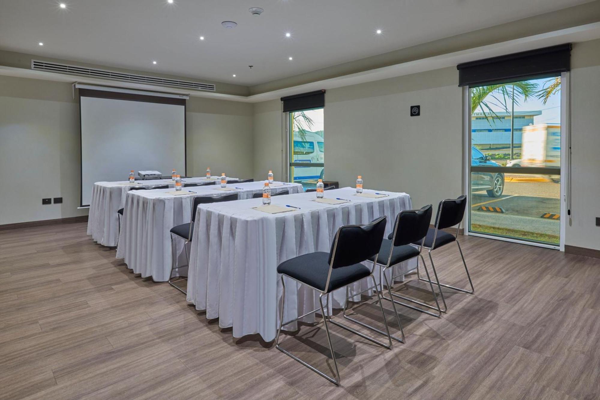 ซิตี้ เอ็กซ์เพรส กวยมาส Hotel Guaymas ภายนอก รูปภาพ